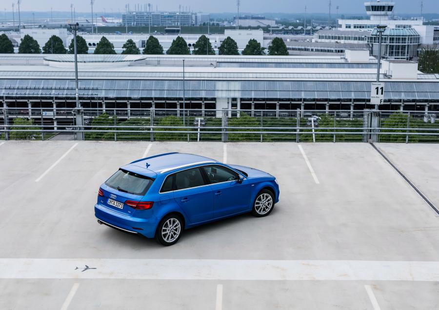  Audi A3 Sportback 2.0 TDI (8V) 2016 года  (WW) (фото 10 из 22)